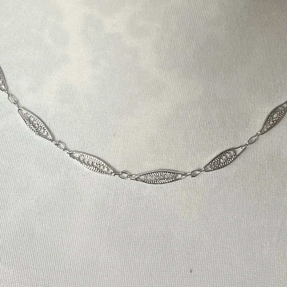 Vintage Trifari Silver Tone Leaf Link Necklace - 16”